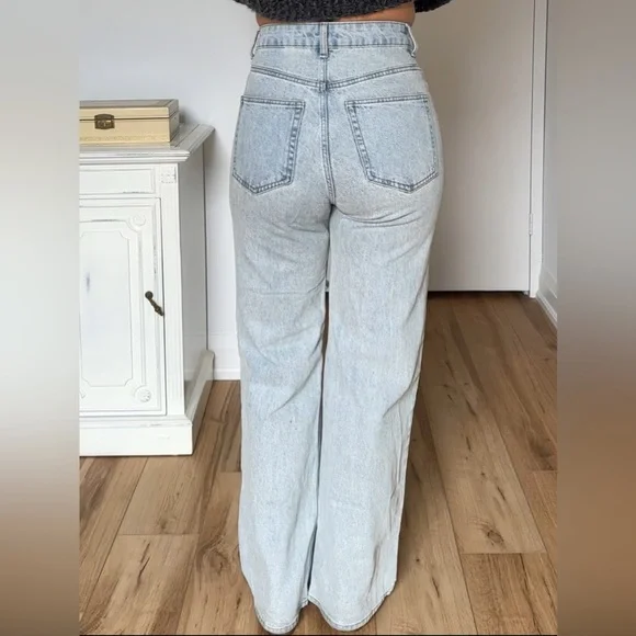 H&M High Rise Wide Leg Jeans - Picture 4 of 16